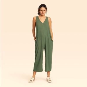Women’s Sleeveless Cropped Jumpsuit
